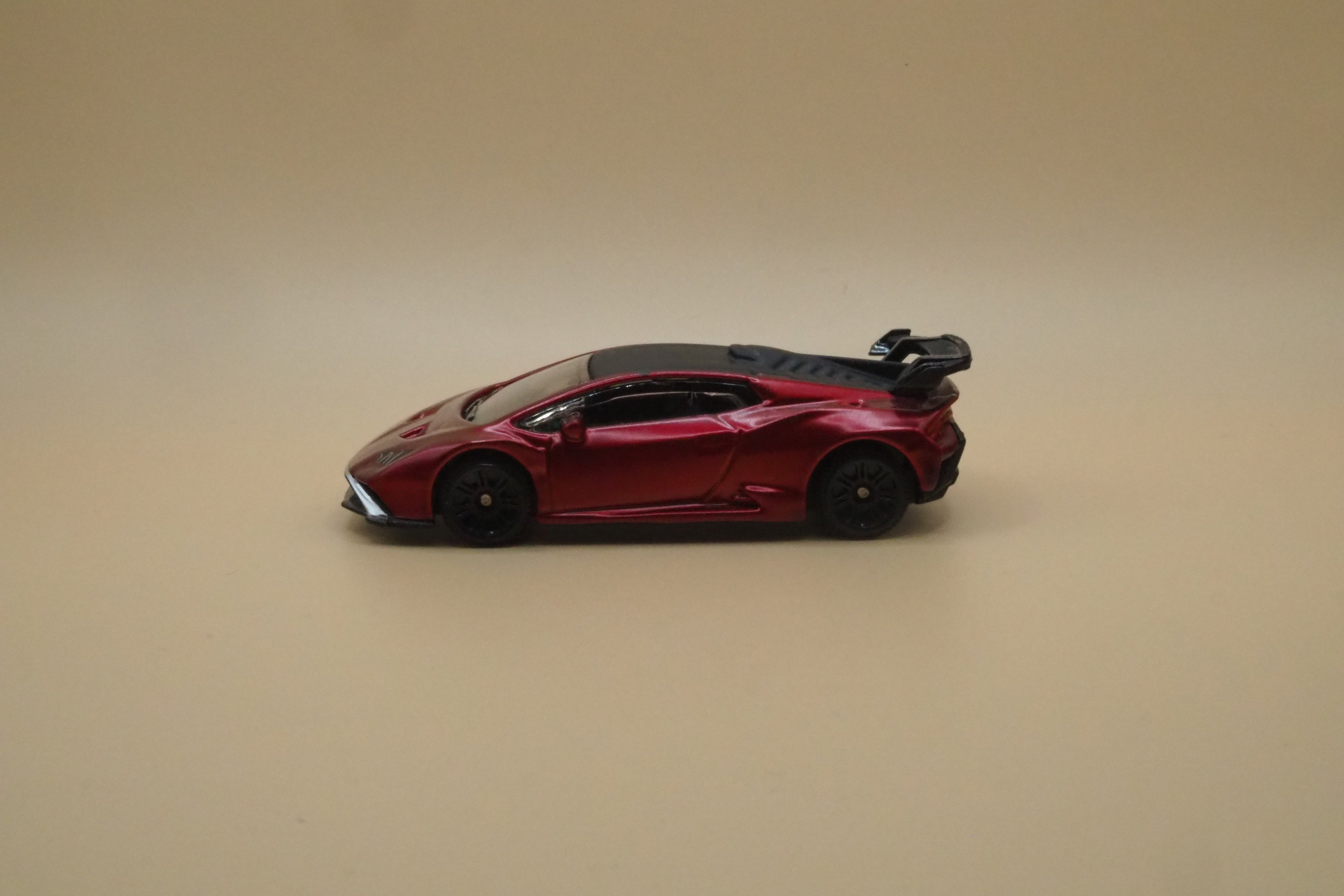 Lamborghini Huracán 1:64 – Metallic Red