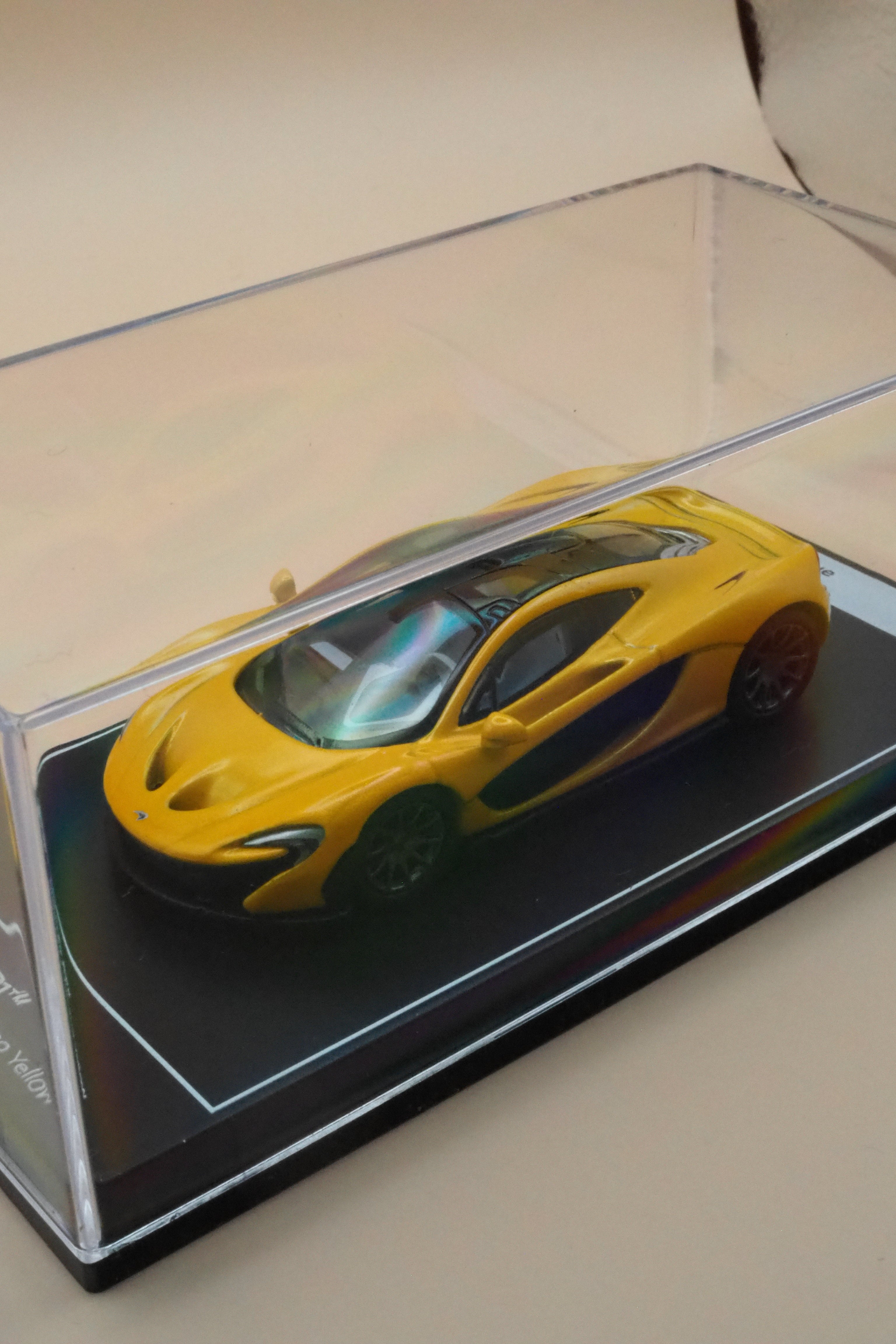 McLaren P1 – 1:64 – Volcano Yellow